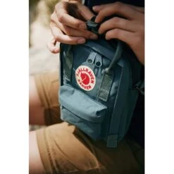FJÄLLRÄVEN Fjällräven Kånken Sling Schoudertas 2.5L - Frost Green/peach Pink 16 FJÄLLRÄVEN Fjällräven Kånken Sling Schoudertas 2.5L - Frost Green/peach Pink -Fietsonderdelen 351207 06 d 751412