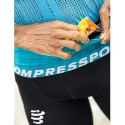 Compressport Free Hardloopriem - Mosaic Blue/magnet 29 Compressport Free Hardloopriem - Mosaic Blue/magnet -Fietsonderdelen compressport free belt mosaic blue magnet 3 1558713