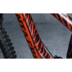 DYEDBRO Beschermfolie Voor Het Frame Zebra - Black Matt 10 DYEDBRO Beschermfolie Voor Het Frame Zebra - Black Matt -Fietsonderdelen dyedbro frame protection kit zebra black3 1003792