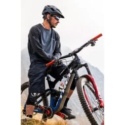 Endura Hummvee Plus Helm - Zwart -Fietsonderdelen endura hummvee plus helmet 4 1214829