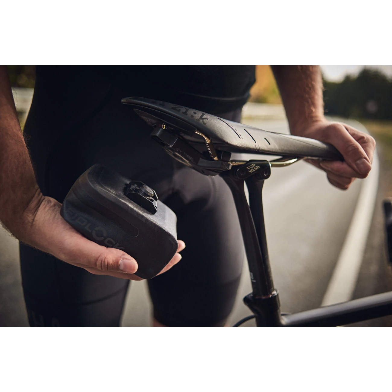 Fidlock Push Saddle Bag 400 - Black 8 Fidlock Push Saddle Bag 400 - Black - Afbeelding 6