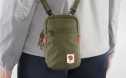 FJÄLLRÄVEN Fjällräven High Coast Schoudertas - 0.8L - Navy 21 FJÄLLRÄVEN Fjällräven High Coast Schoudertas - 0.8L - Navy -Fietsonderdelen fjaellraeven high coast pocket shark grey 6 936189