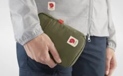 FJÄLLRÄVEN Fjällräven High Coast Schoudertas - 0.8L - Navy 19 FJÄLLRÄVEN Fjällräven High Coast Schoudertas - 0.8L - Navy -Fietsonderdelen fjaellraeven high coast pocket shark grey 7 936188
