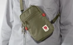 FJÄLLRÄVEN Fjällräven High Coast Schoudertas - 0.8L - Navy 18 FJÄLLRÄVEN Fjällräven High Coast Schoudertas - 0.8L - Navy -Fietsonderdelen fjaellraeven high coast pocket shark grey 8 936187
