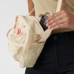 FJÄLLRÄVEN Fjällräven Kånken Sling Schoudertas 2.5L - Light Oak 22 FJÄLLRÄVEN Fjällräven Kånken Sling Schoudertas 2.5L - Light Oak -Fietsonderdelen fjaellraeven kanken sling tasche sky blue 1 1131172