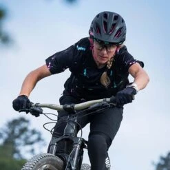 Giro Merit W Spherical Women's MTB Helmet - Matte Black Ice Dye 12 Giro Merit W Spherical Women's MTB Helmet - Matte Black Ice Dye -Fietsonderdelen giro merit w spherical womens mtb helmet matte black ice dye 11 1223337