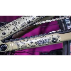 Muc-Off Chainstay Protection Kit - Punk 14 Muc-Off Chainstay Protection Kit - Punk -Fietsonderdelen muc off chainstay protection kit punk 4 1290037