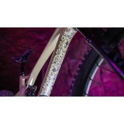 Muc-Off Frame Protection Kit E-MTB - Punk -Fietsonderdelen muc off frame protection kit dh enduro trail punk 5 1289888