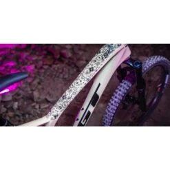 Muc-Off Frame Protection Kit E-MTB - Punk -Fietsonderdelen muc off frame protection kit dh enduro trail punk 6 1289889