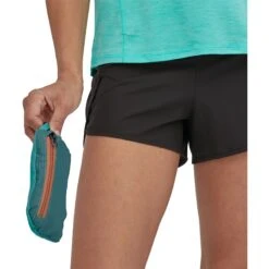 Patagonia Ultralight Black Hole Mini Riemtas 1L - Husk Tan 15 Patagonia Ultralight Black Hole Mini Riemtas 1L - Husk Tan -Fietsonderdelen patagonia ultralight black hole mini hip pack 1l burl red 7 1536547 1