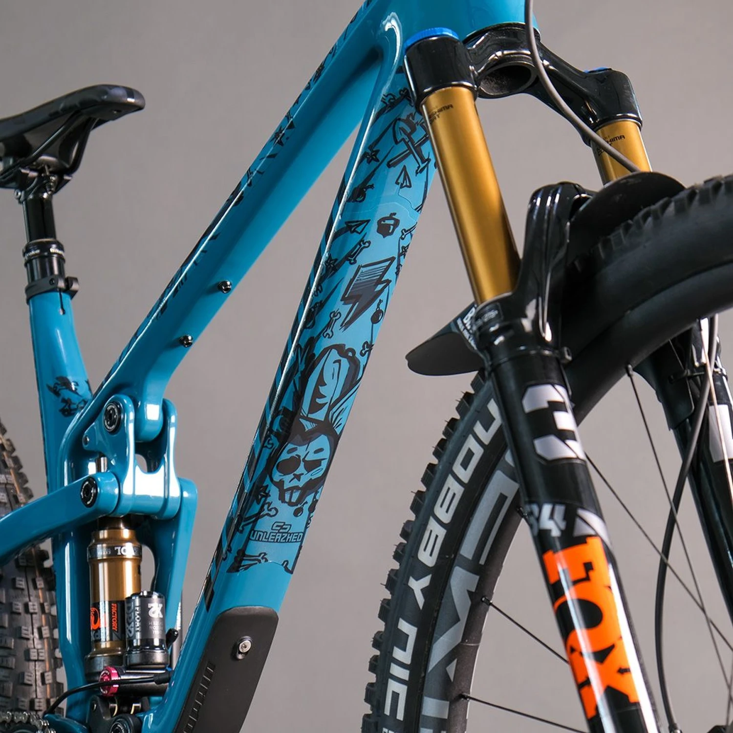 Unleazhed Frame Unscratch Bp01-S Frame Protection Tape Down Tube - Edition Serfaus Fiss Ladis Black Matt 4 Unleazhed Frame Unscratch Bp01-S Frame Protection Tape Down Tube - Edition Serfaus Fiss Ladis Black Matt - Afbeelding 2