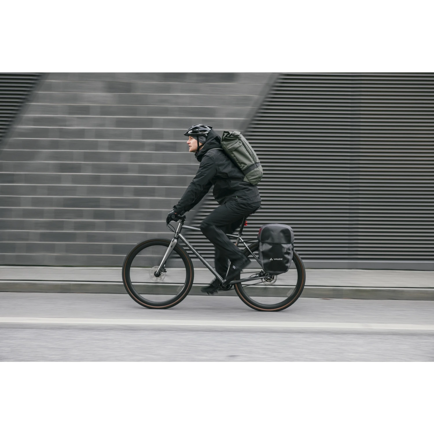 Vaude Cyclist Rugzak - 27L - Khaki 12 Vaude Cyclist Rugzak - 27L - Khaki - Afbeelding 11